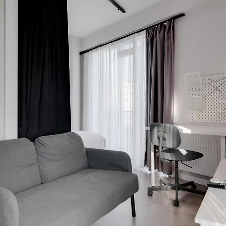 Earthquake-resistant New Constructed In Kadikoy Stambuł